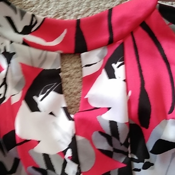 Gabby Skye sleeveless dress shoes off your waist - Picture 5 of 8